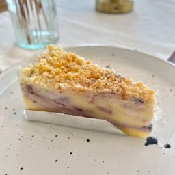 Blueberry Crumble Cheese Cake