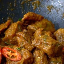 ผัดเผ็ดซี่โครงหมู