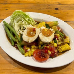 ตำข้าวโพดไข่เค็ม