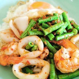 ผัดถั่วฝักยาว(ราดข้าว)