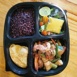 ข้าวไรซ์+กุ้งผัดกะปิ+ไข่นุ่ม