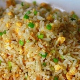 ข้าวผัดไส้กรอก แฮม