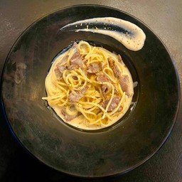 สปาเก็ตตี้ซอสคาโบนาร่าเนื้อ