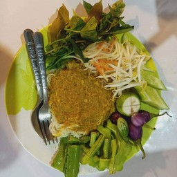 ขนมจีนน้ำยาป่าใต้(พร้อมผักสด)