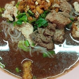 ก๋วยเตี๋ยวลูกชิ้นแชมป์ตลาดไทเลย