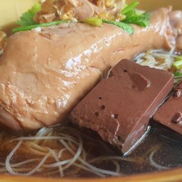 ร้านก๋วยเตี๋ยวเป็ดป๋าตุ๋ย หนองแขวะ