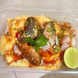 ข้าวไข่ข้นปลากระป๋อง