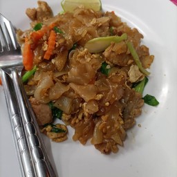 ผัดซีอิ๊วหมู