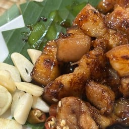 สามชั้นทอดน้ำปลา