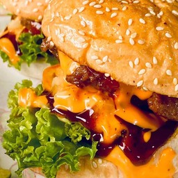 เบอร์เกอร์ไข่ห่อเนื้อ