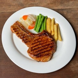 พอร์คชอปสเต็ก (มวกเหล็กสเต็กเฮาส์)