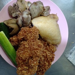 ไก่  3 สหาย
