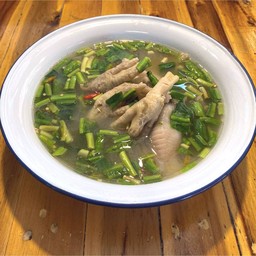 ต้มแซ่บตีนไก่