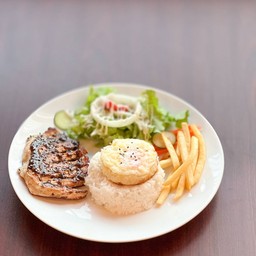 ข้าวสเต็กหมูพริกไทยดำ