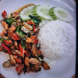 กะเพราหอยแมลงภู่