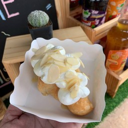 ครัวซองนมอัลมอล