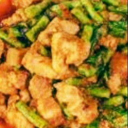 ผัดพริกแกงไก่ถั่วฟักยาว(เปฺ็นกับ)