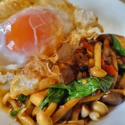 กะเพราเห็ดราดข้าว