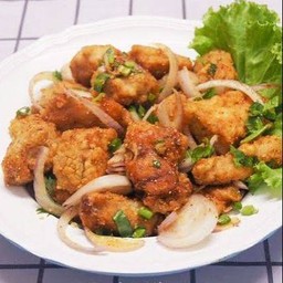 ยำไก่แซ่บ