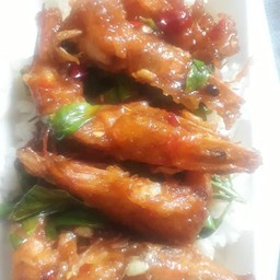 ข้าวผัดพริกแกงกุ้ง