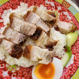 ข้าวหมูกรอบ + ไข่ต้ม