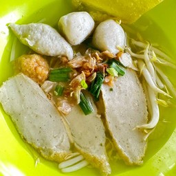 เกาเหลาลูกชิ้นปลา