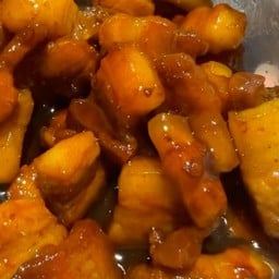 ข้าวเหนียวหมูทอดคุณมน