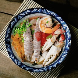 ก๋วยเตี๋ยวเย็นตาโฟรวมซีฟู้ดพิเศษ