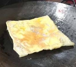 โรตีใส่ไข่ชีส