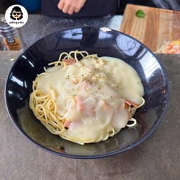 สปาเก็ตตี้ครีมซอสแฮมเห็ด