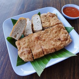 หมูยอทอด พร้อมน้ำจิ้ม