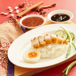 ข้าวหมูกรอบ ไข่.