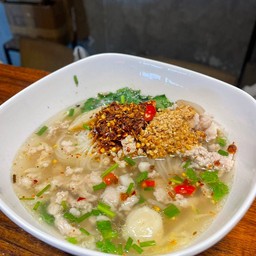 ก๋วยเตี๋ยวหมูน้ำใส