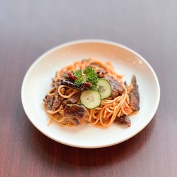 สปาเก็ตตี้ผัดริบอาย(เผ็ด)