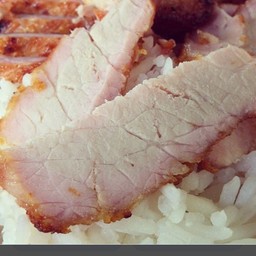 ข้าวหมูชุบแป้งทอด(น้ำจิ้มแจ่ว)