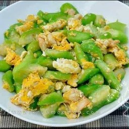 ผัดบวบใส่ไข่(กับข้าว)