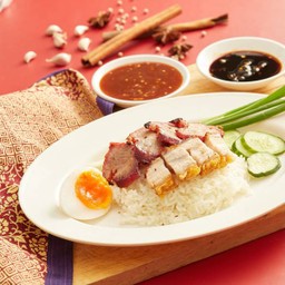 ข้าวหมูแดงหมูกรอบ ไข่.