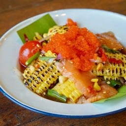 ยำแซลม่อนข้าวโพดปิ้งไข่กุ้ง 🍣