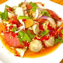 ยำลูกชิ้นรวมมิตร