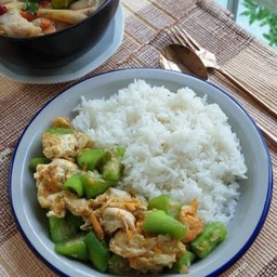 ข้าวผัดบวบใส่ไข่