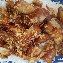 หมูกรอบกระเทียม