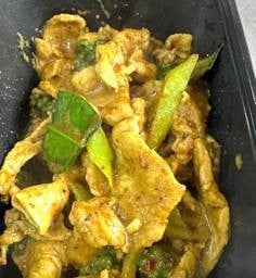 ผัดพริกแกงใต้หมูชิ้น (กับข้าว)