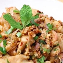 ลาบปีกไก่ย่างราดข้าว