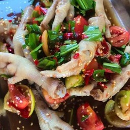 ยำตีนไก่