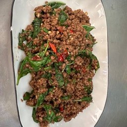 กะเพราเนื้อสับไทยวากิว ( กับข้าว)