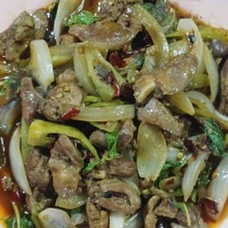 ข้าว+เครื่องในไก่ผัดพริกหยวก