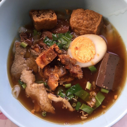 ก๋วยจั๊บน้ำข้น @ ไม่เครื่องใน  พิเศษ