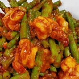 ผัดพริกแกงต้องเลือกเนื้อสัตว์เองคะ