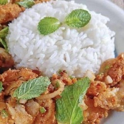 ข้าวยำไก่แซ่บบบ