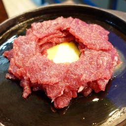 เนื้อวัวกระทะร้อน พร้อมน้ำจิ้ม